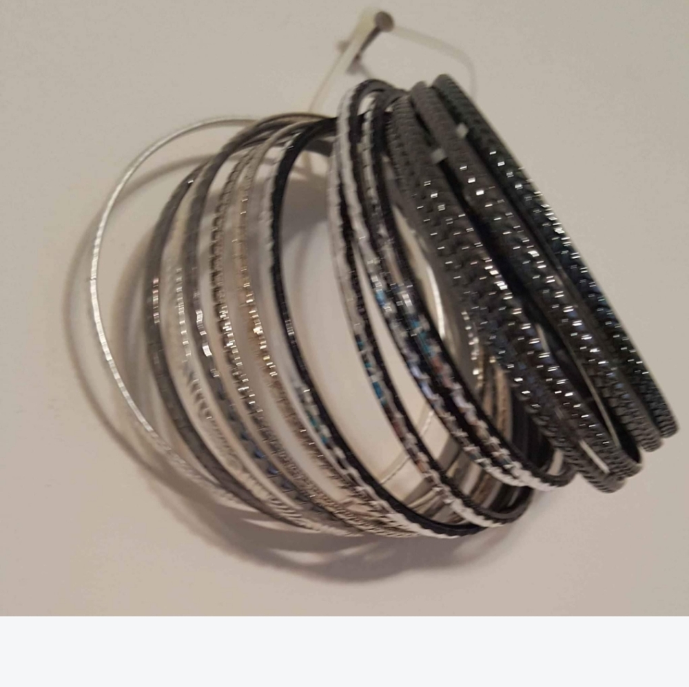 Silver/Black Bangle Set (15 bracelets in total)